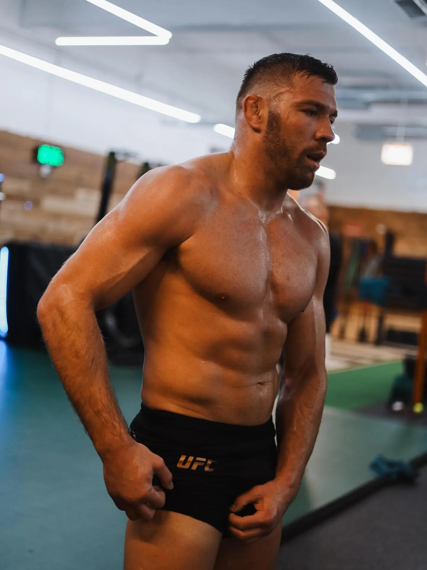 image_68997301d9869 You Won’t Believe the Weight Dricus Du Plessis Has to Cut Just to Step into the Octagon at UFC 319