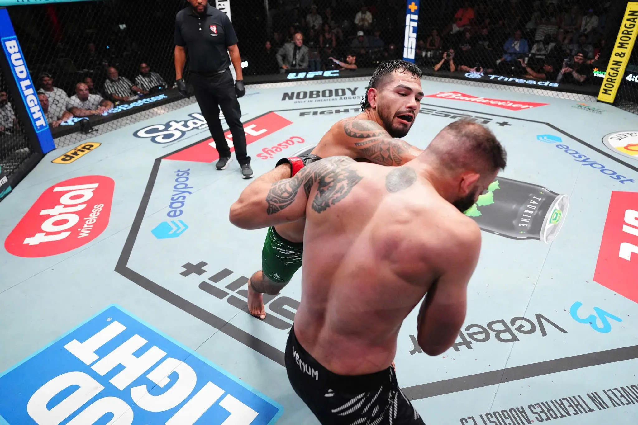 image_689988e087390 From Underdog to Legend: You Won’t Believe How Anthony “Fluffy” Hernandez Finished This Fight!