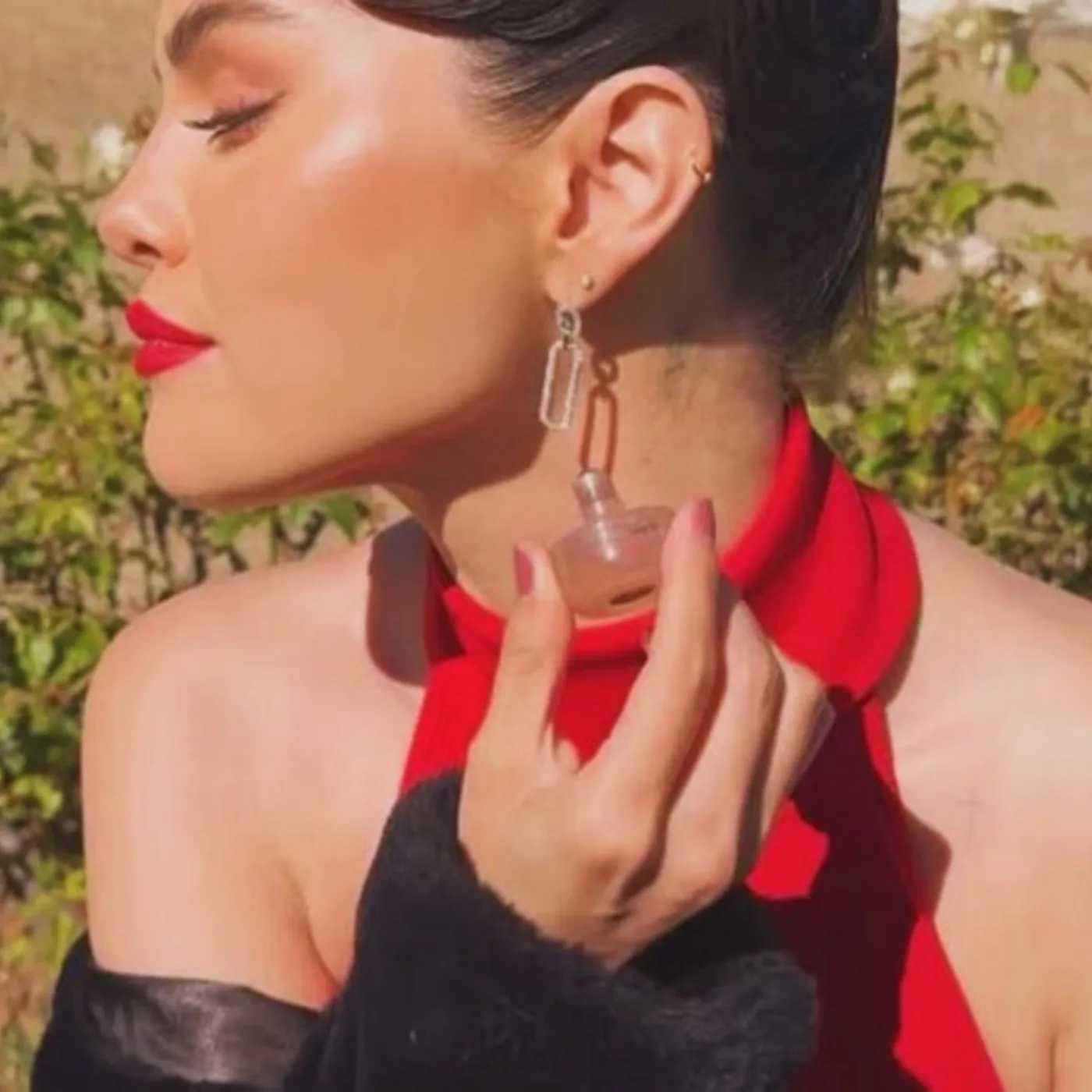 image_6899e8d6a9031 Selena Gomez and Benny Blanco’s Fiery PDA at Lil Dicky’s Wedding Has the Internet Going Wild!