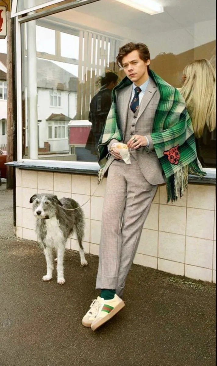 image_689aa0f265240 Harry Styles Takes a Chill Stroll in Ireland – But What He Did at the Pub Left Locals Stunned