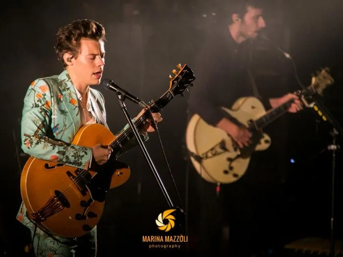 image_689ae562ea6dc Harry Styles: From Lead Singer of White Eskimo to Global Superstar – The Dark Secret Behind His Old Band!