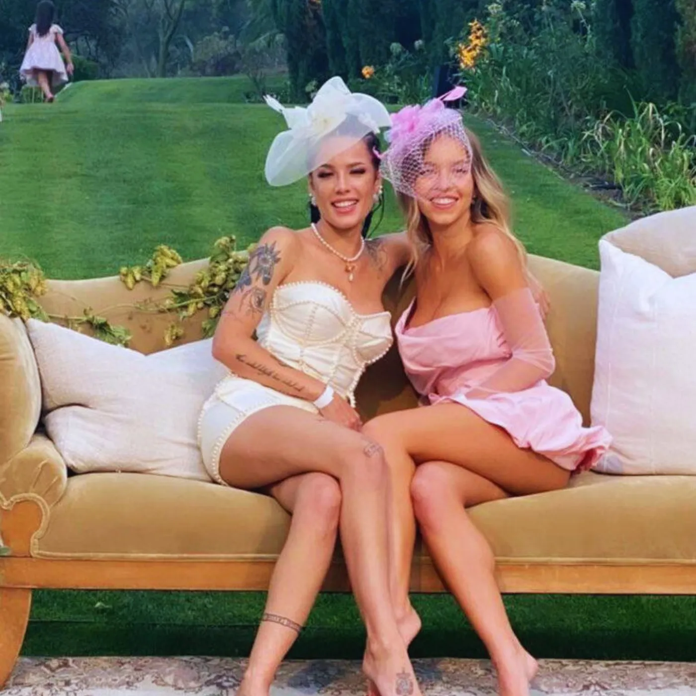 image_689bb4a860482 No One Thought Sydney Sweeney & Halsey Were This Tight—Until the Receipts Dropped