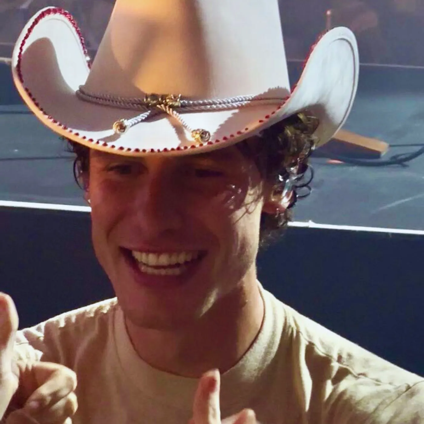 image_689bcc9539b8e Shawn Mendes SHOCKS Fans with Epic Obstacle Face-Off at Cologne Concert