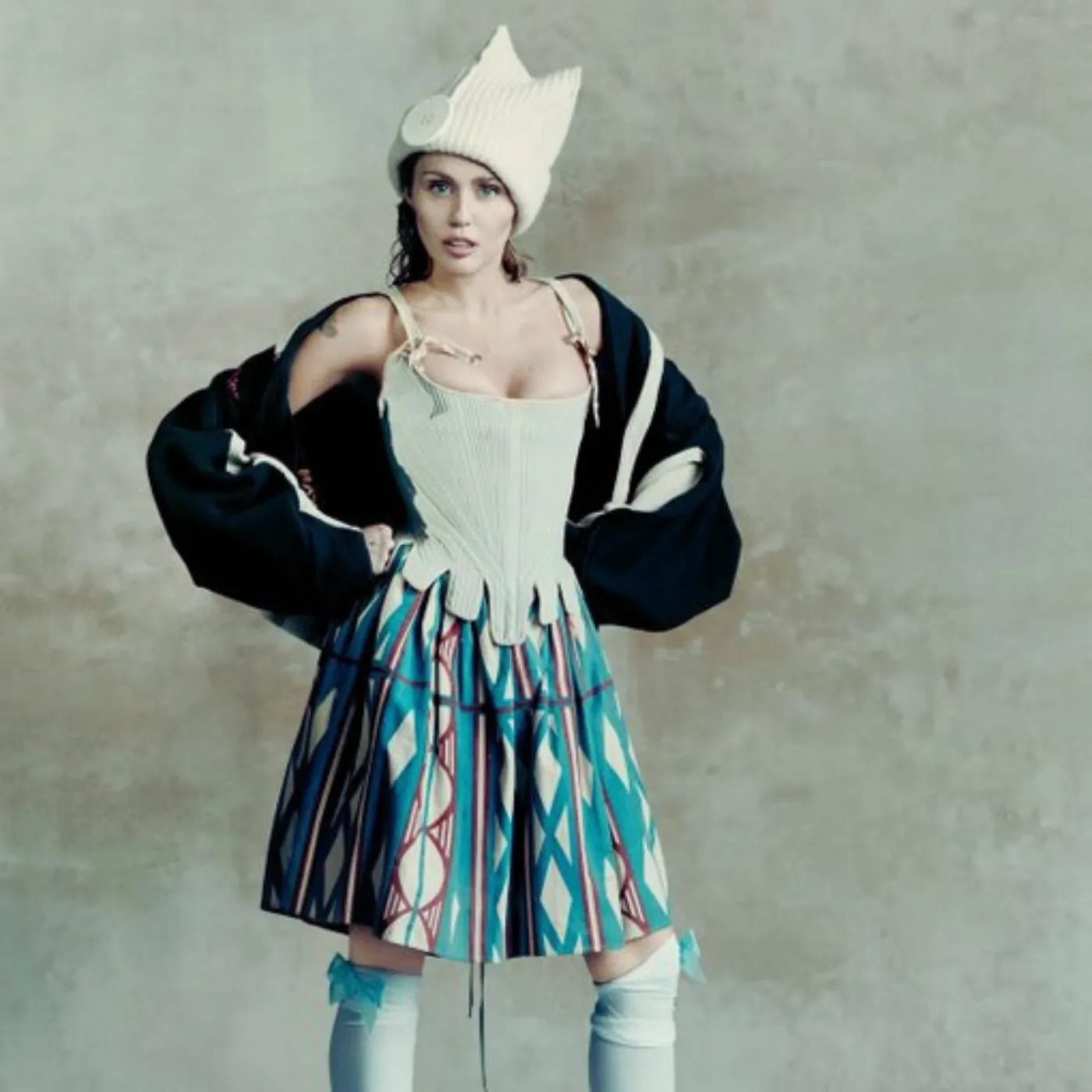 image_689bd1cd6d1e5 Miley Cyrus Drops Jaw: Why She’s Still Ghosting the Side Hustle Selena & Dolly Own!