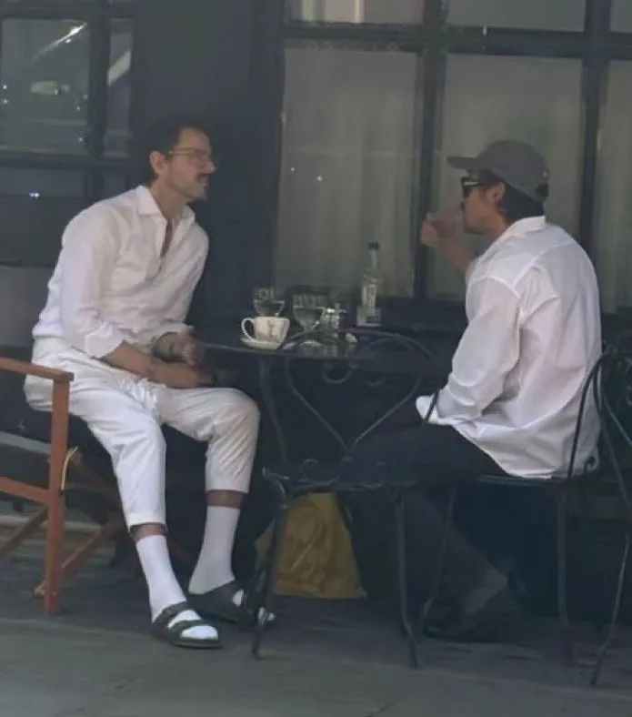 image_689be8ab2dfd7 Harry’s Surprise London Appearance with Paul Roberts Sparks Wild Theories Online!