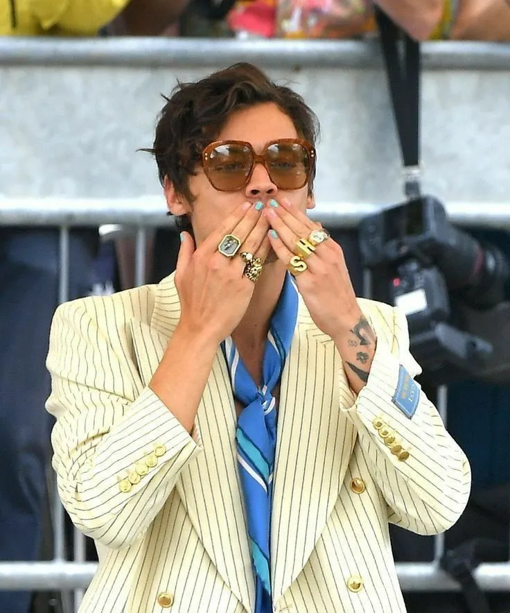 Harry’s Surprise London Appearance with Paul Roberts Sparks Wild Theories Online!