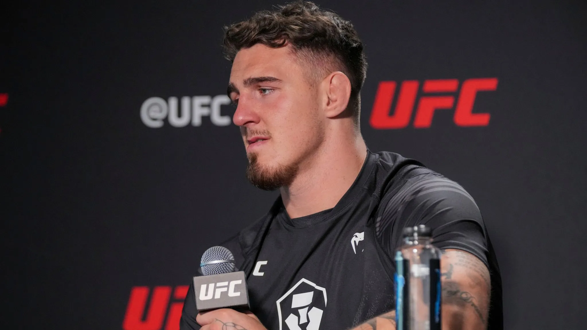 image_689bf037138df Tom Aspinall is fed up with Jon Jones. He doesn't want to be manipulated by Jon Jones - What's the truth?.