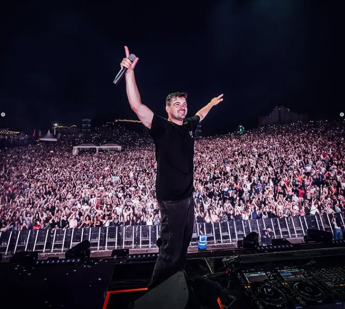 Straining on stage: A packed schedule of 4 performances per Martin's four days have fans questioning his limits.