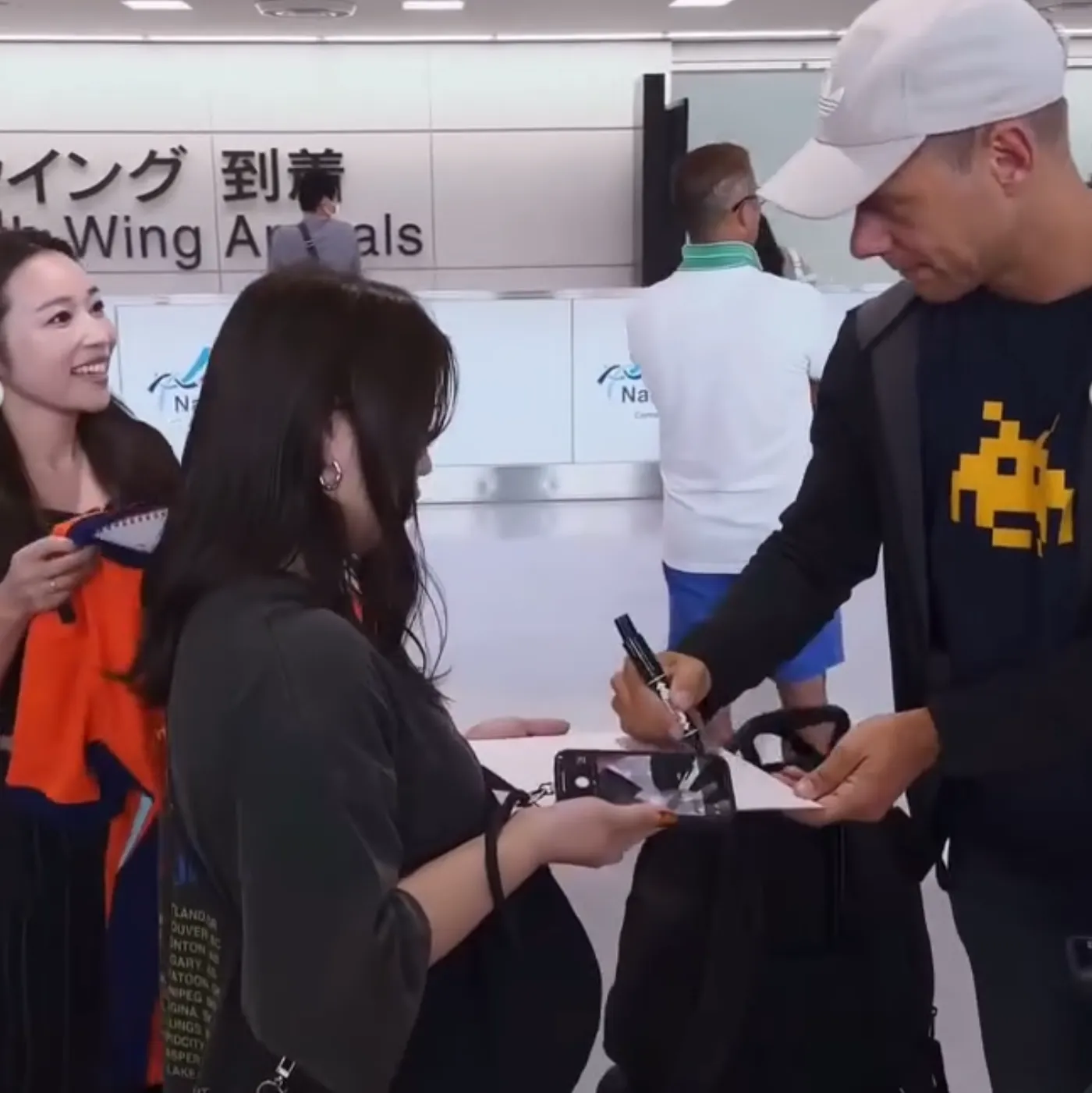 image_689c493591290 The moment Armin was surrounded by fans and a heartfelt comment from one of them about his DJ career — is something he still remembers to this day.