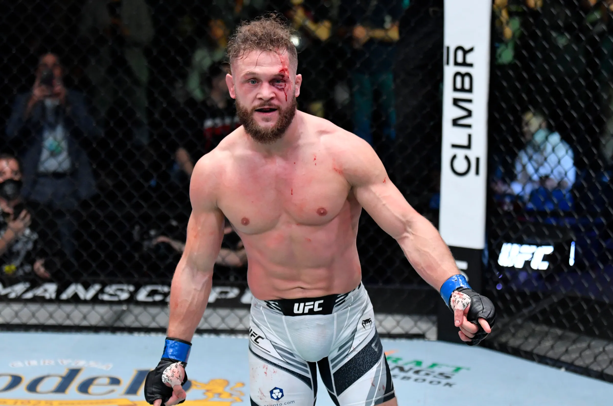 image_689c5907cace5 Charles Oliveira is set to return to the UFC to avenge his previous knockout loss. Will his comeback be successful against a formidable opponent like Rafael Fiziev?