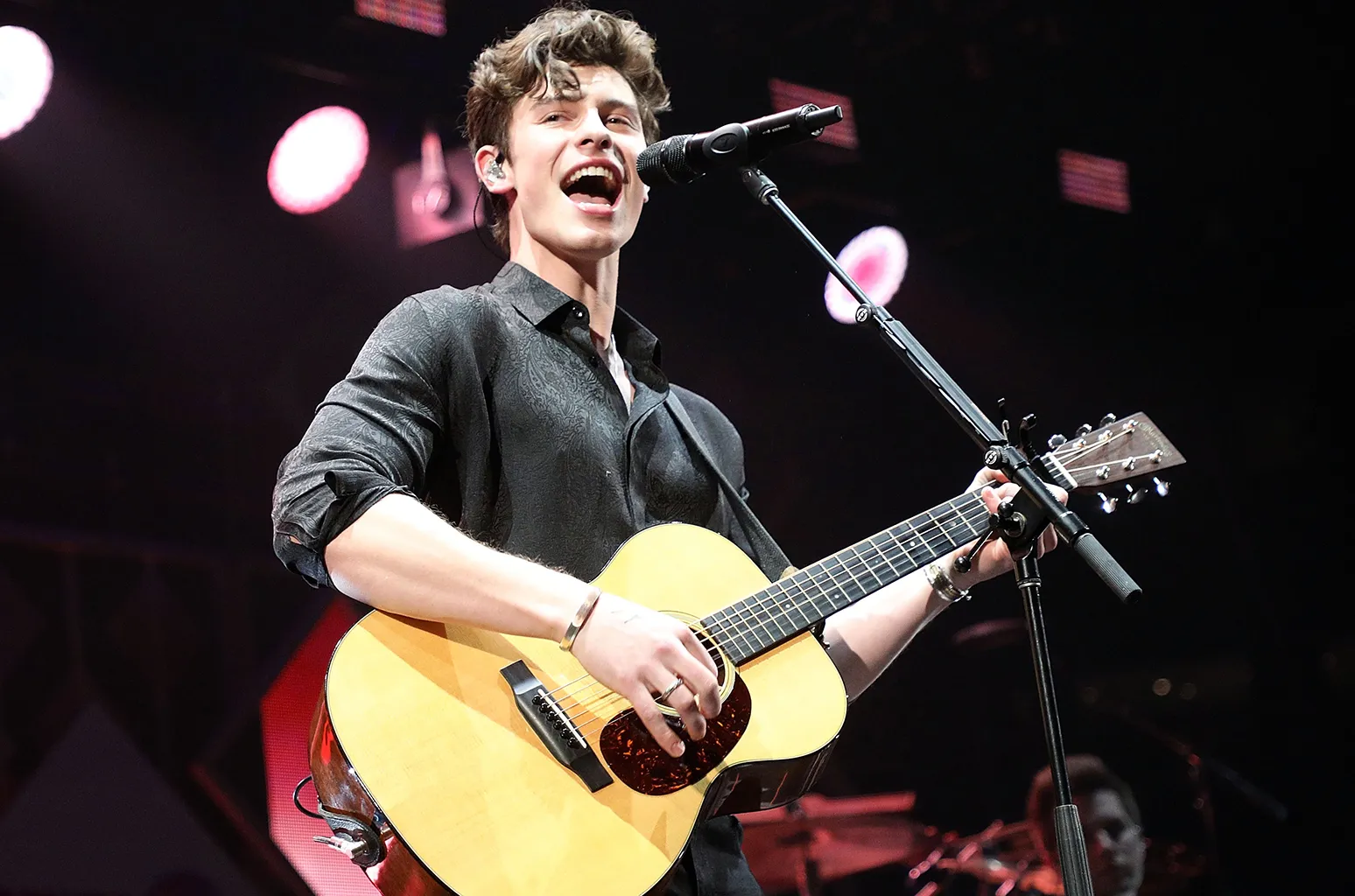 image_689d8a5707a0d Shawn Mendes Just Dropped a Celebrity Wealth Bomb – You’ll Never Look at the World the Same Way Again!
