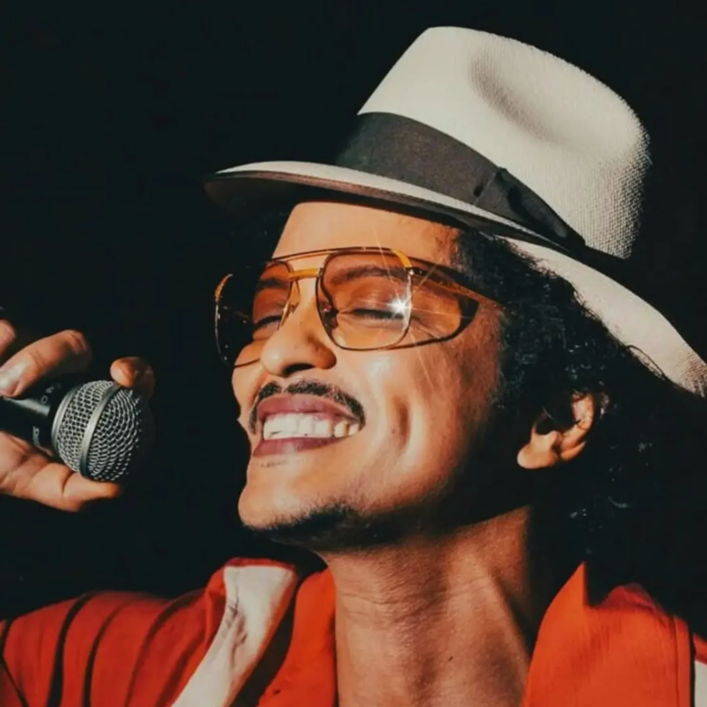 image_689e262fcc360 “It Can All Vanish Overnight” — Bruno Mars Opens Up About the Heartbreak Behind the Spotlight