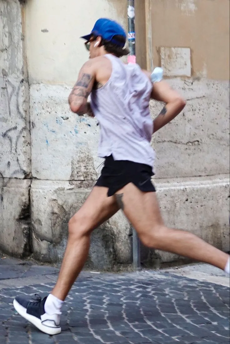 image_689e9f9ce0063 Spotted: Harry's Unexpected Morning Run in London — But What's That Right Beside Him?