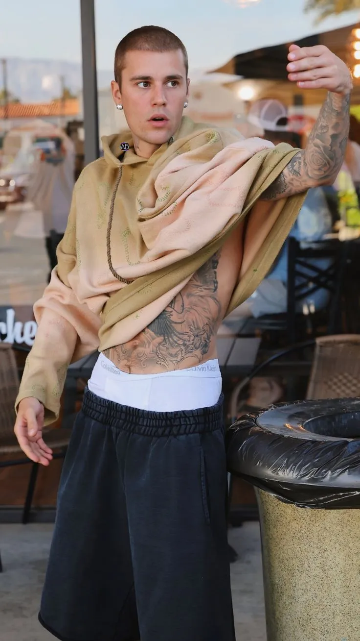 image_689ea274d30e9 Harry vs. Justin: The Tattoo Showdown and Shocking On-Stage Moment Everyone’s Talking About
