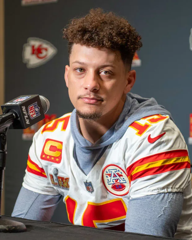 image_689ece45853eb Patrick Mahomes Breaks Silence on Kareem Hunt — Defends Him Years After Shocking Assault Video