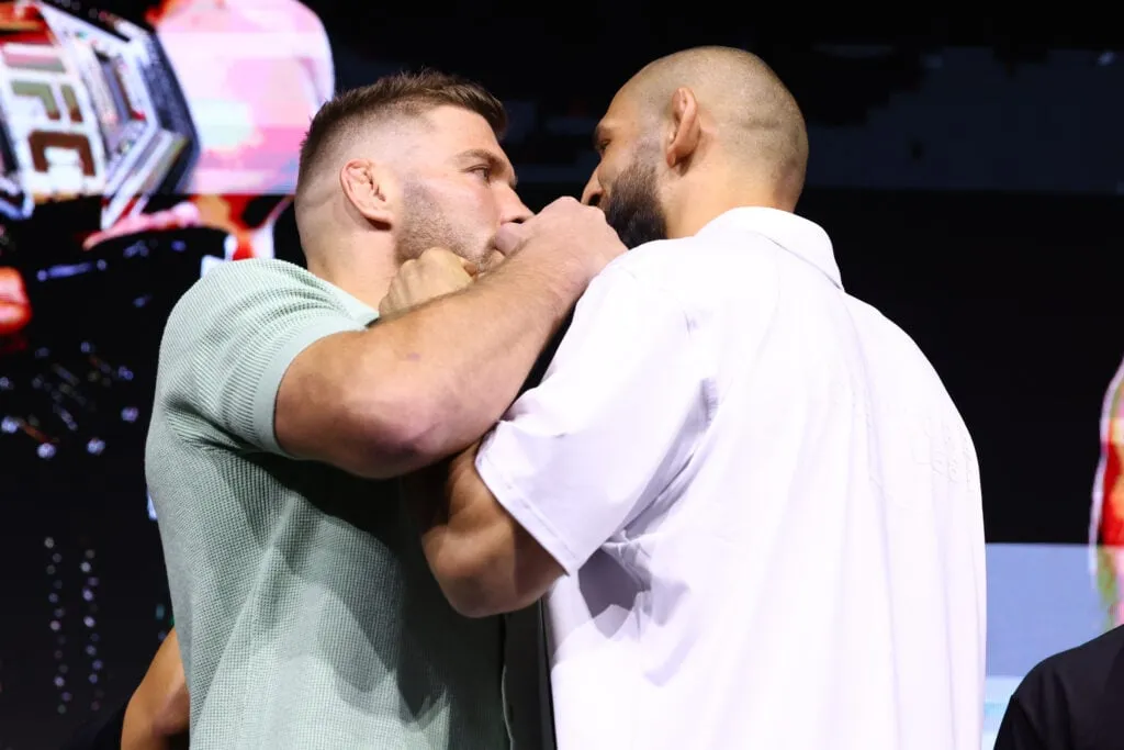 image_689ee08fb7a99 UFC Fans Stunned by Last-Minute Bombshell Before Du Plessis vs Chimaev