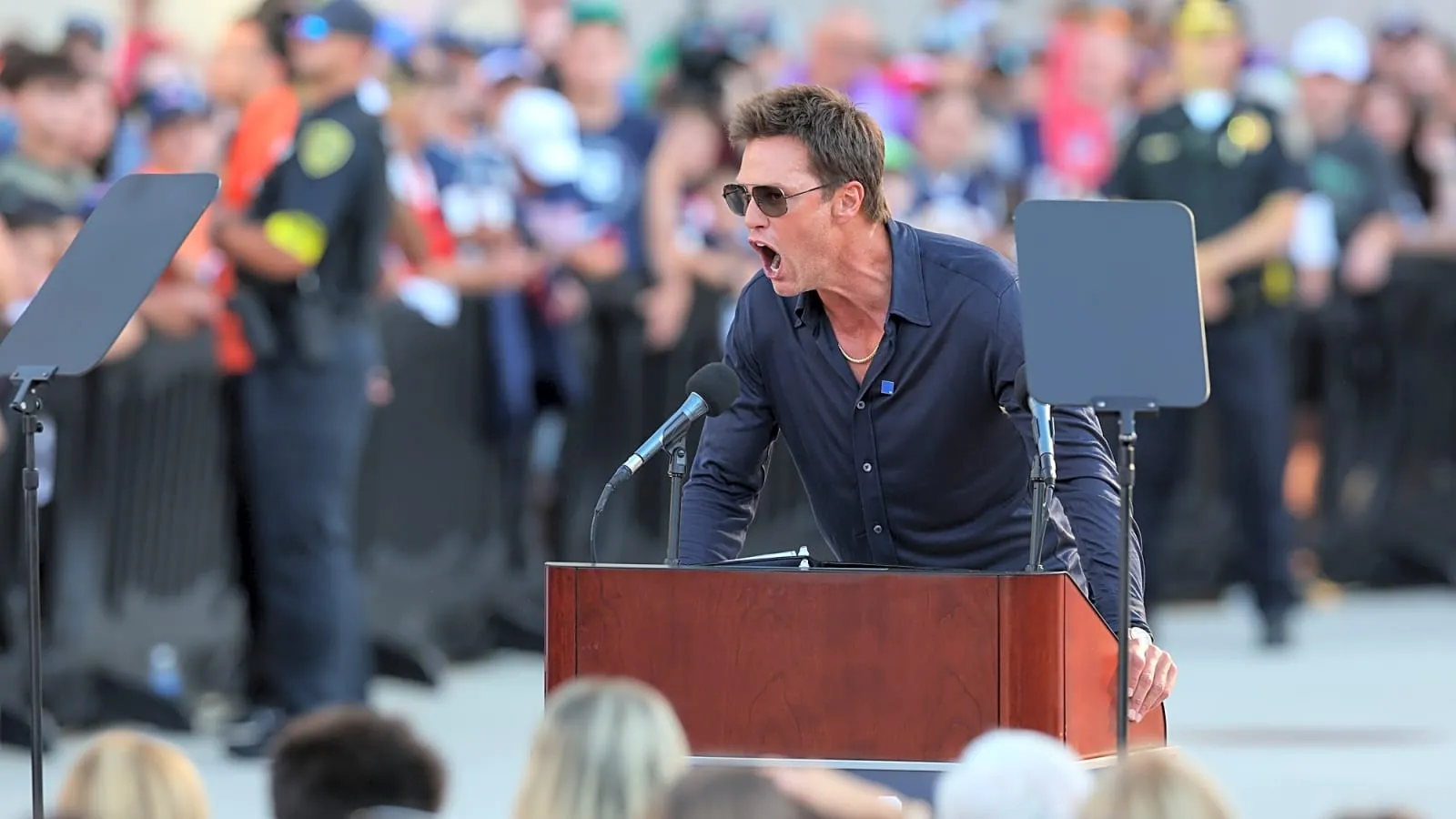 image_689ee18b74cb2 Fans Can’t Stop Talking About the Hidden Meaning Behind What Tom Brady Wore at His Gillette Stadium Statue Unveiling