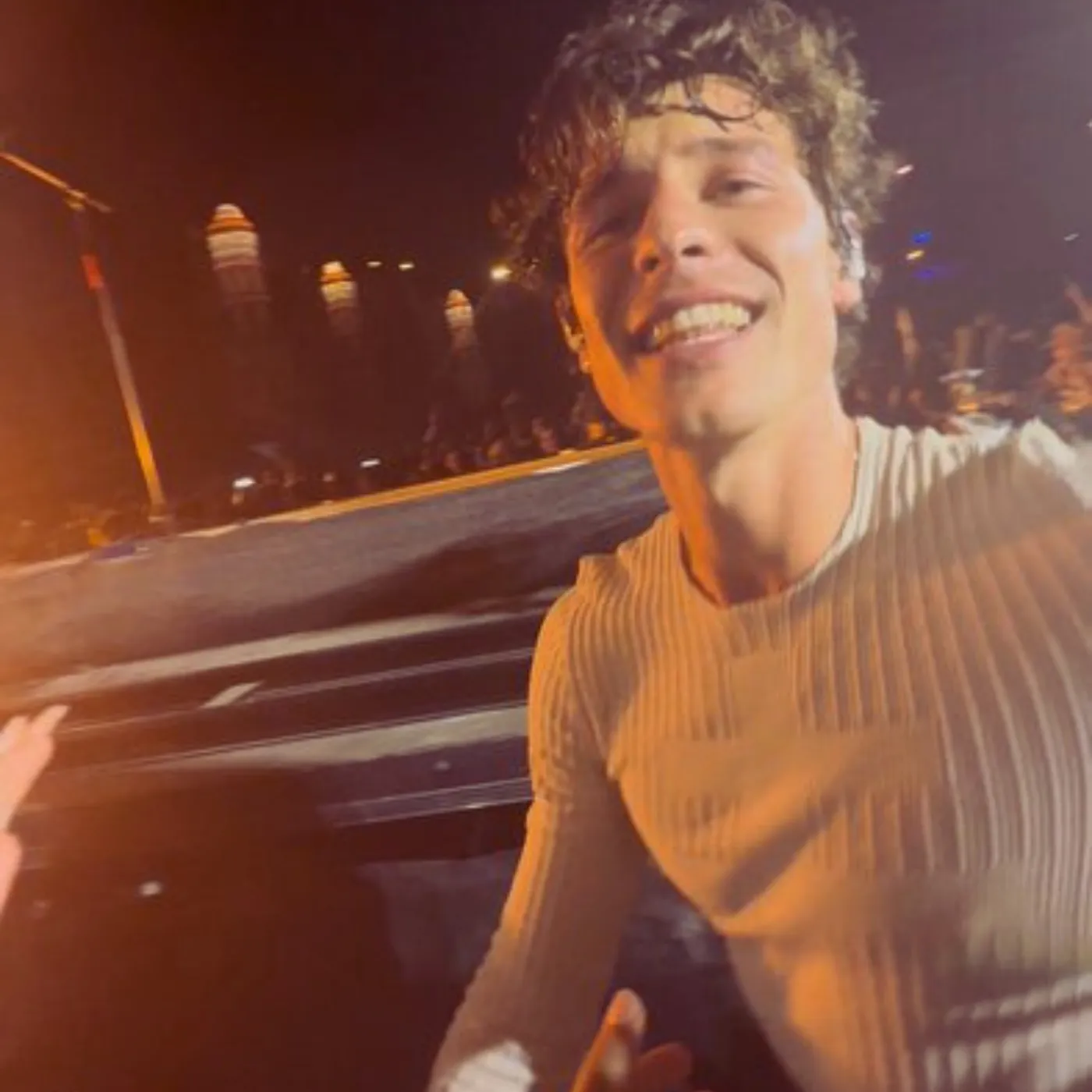 image_689f56d156a99 Shawn Mendes’ Backstage Secrets Exposed – The Next Move Has Everyone Talking