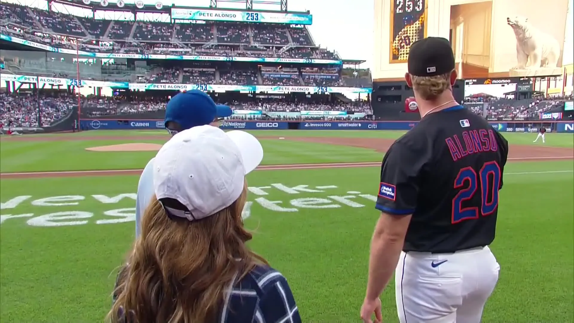 image_689fdbcf4bd8a Mets Star Pete Alonso Stunned by Jaw-Dropping Gift After Shattering Team’s Home Run Record