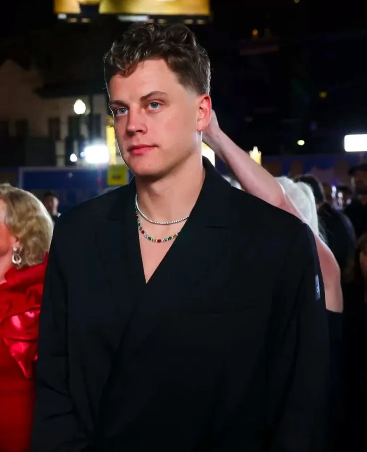 The Glorious King of Rizz: Joe Burrow Proves He’s Truly Him