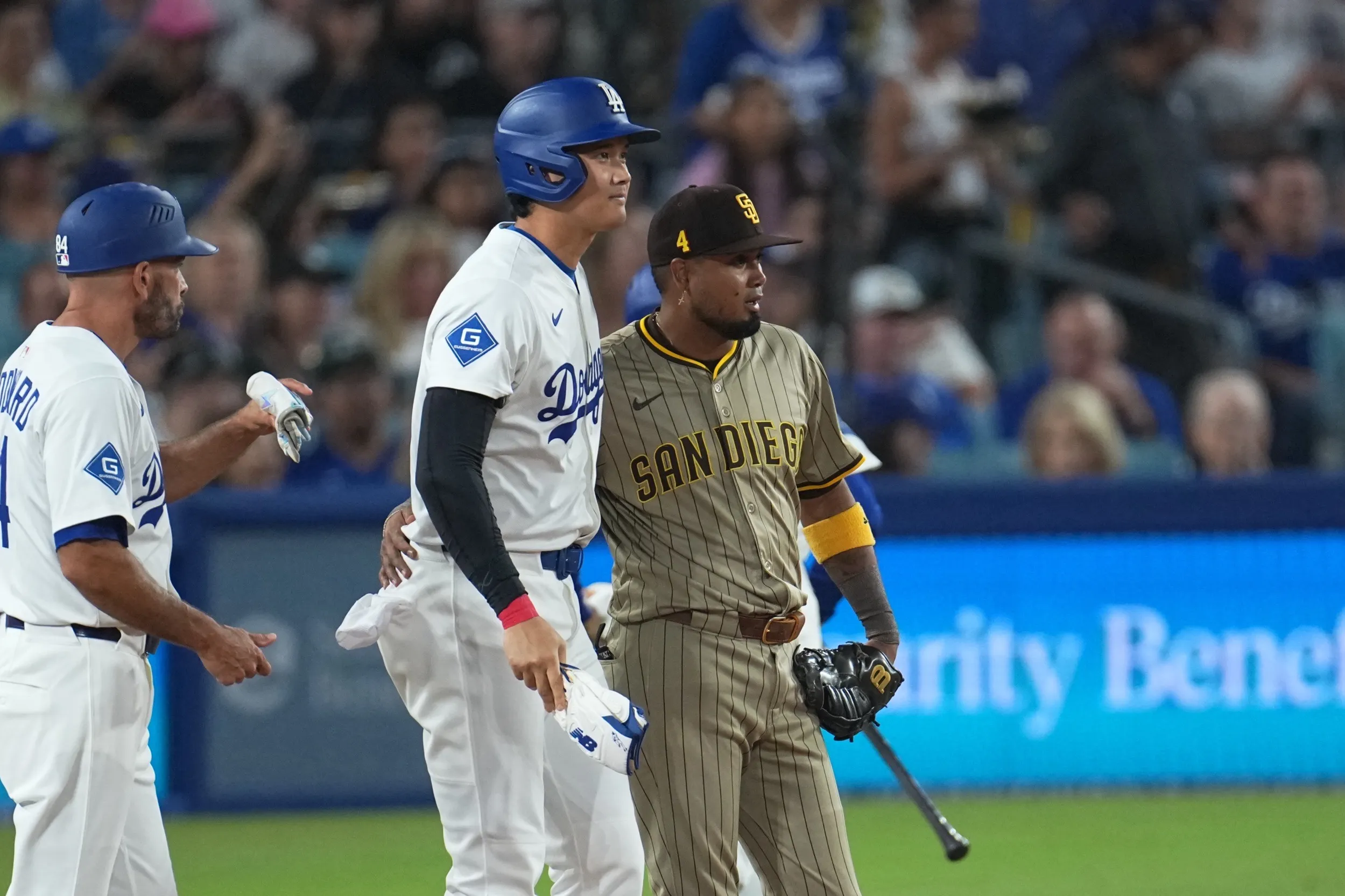 Did That Really Just Happen?! Luis Arraez Grabs Shohei Ohtani’s Glove in Bizarre Dodgers-Padres Moment