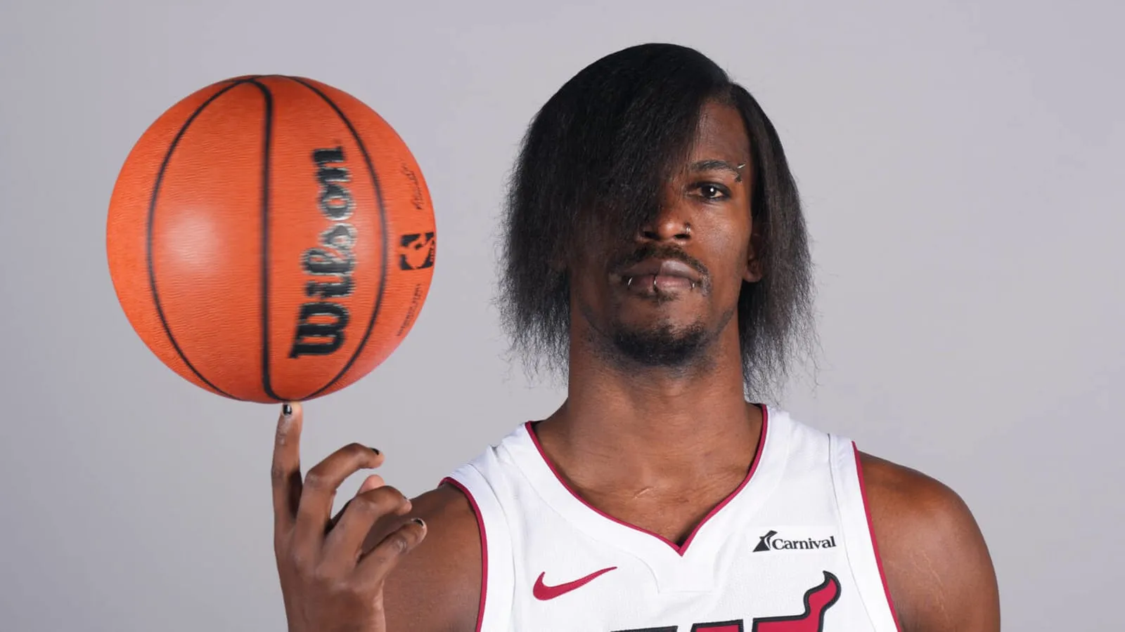 image_68a2a6c99703e From Dreadlocks Down to His Chest to Painting His Nails Black — Butler’s Strange Fashion Choices Leave NBA Fans Asking: Is This Genius or Madness?