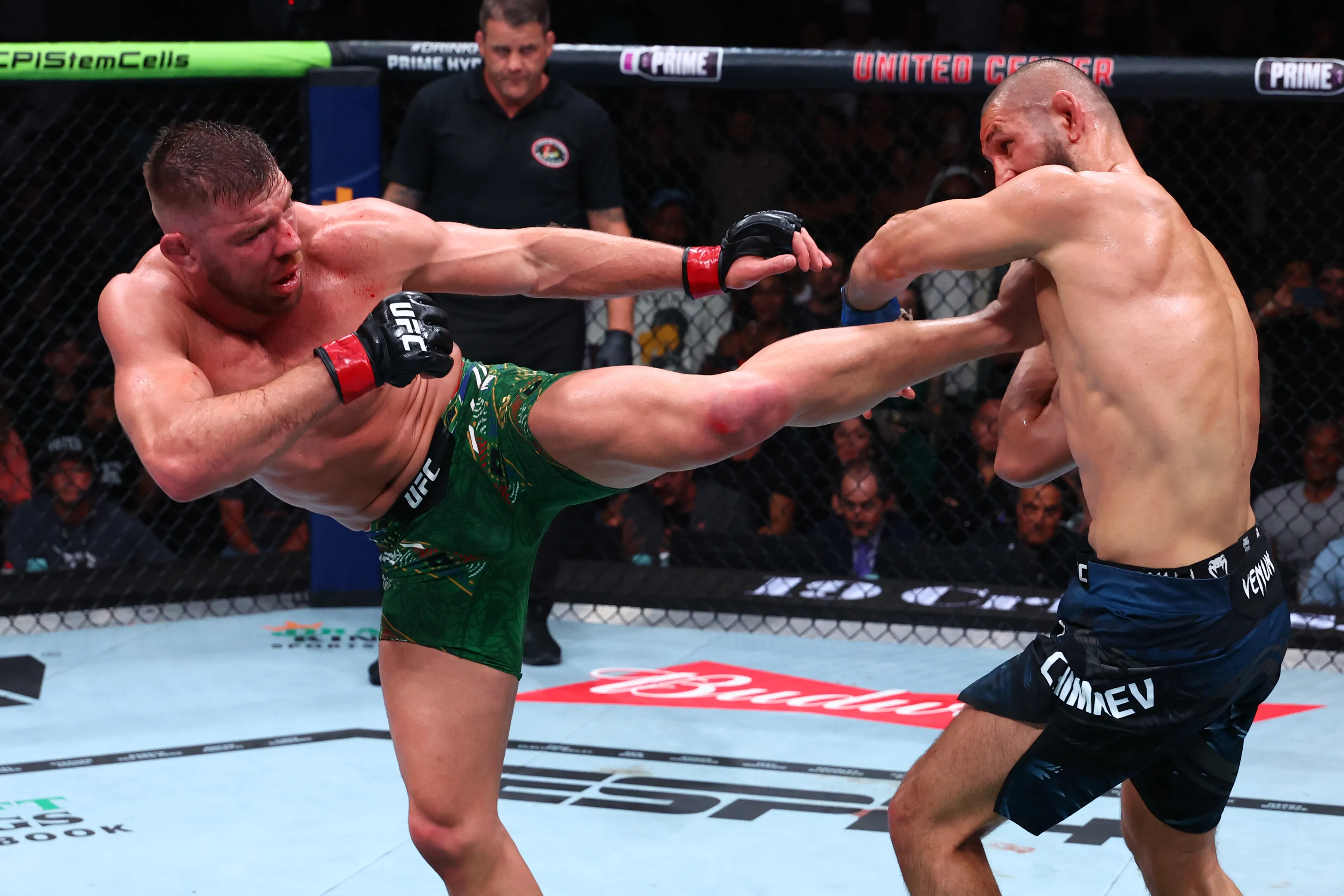 image_68a2c098cf964 Khamzat Chimaev Booed by Fans Despite Defeating Du Plessis at UFC 319