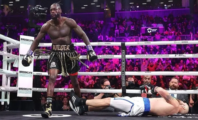 image_68a2e2f1acafa Oleksandr Usyk Is Unstoppable in the Boxing Ring – Until a Single Unexpected Punch Changes Everything!