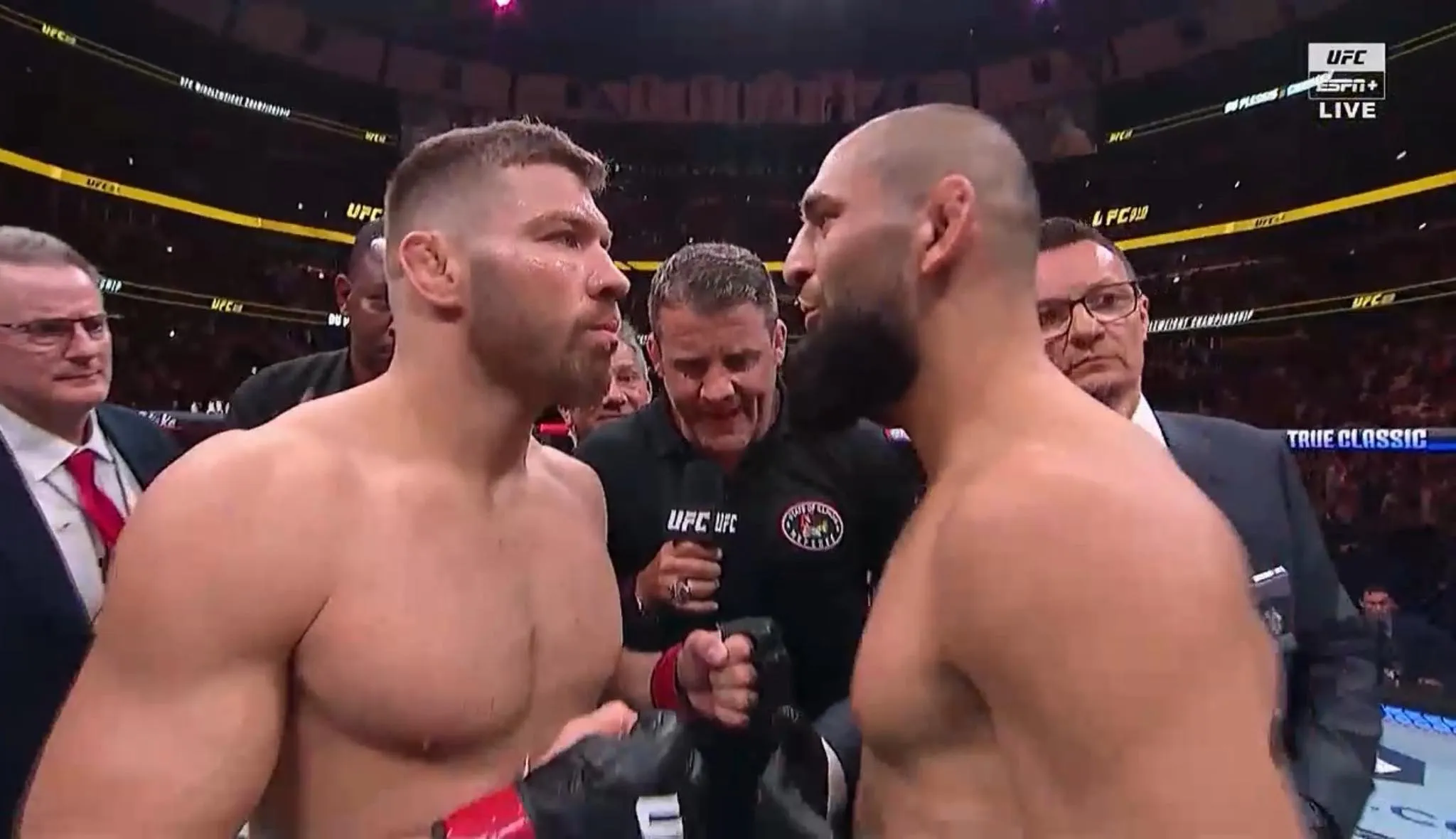 image_68a2f0da2ea92 Khamzat Chimaev vs Dricus Du Plessis: How the old wolf crushed the tiger's head with just one skill