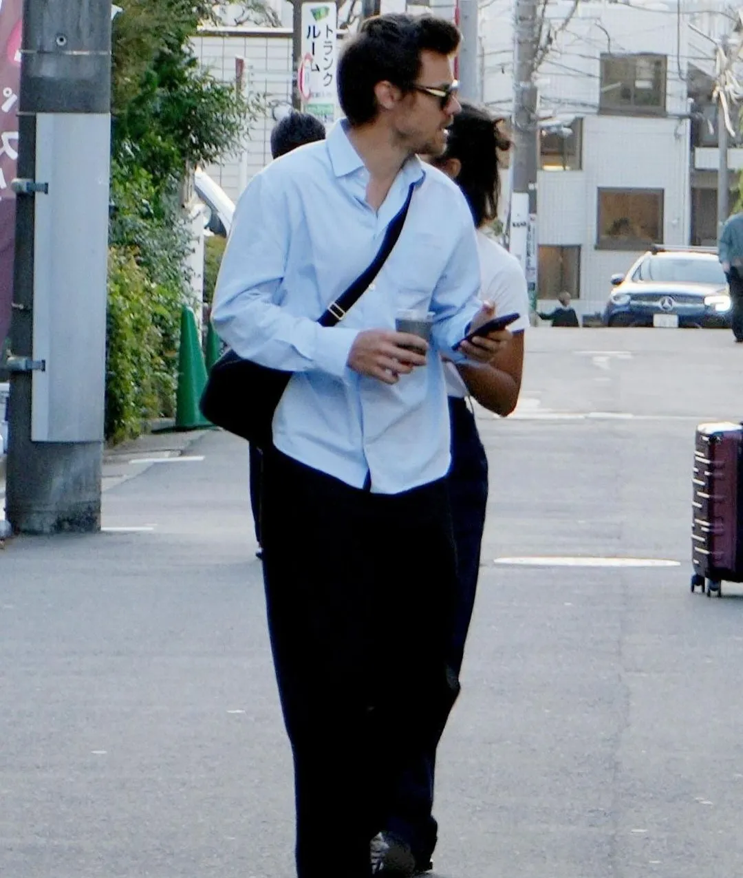 image_68a3d4580660d Harry Styles Just Shut Down the Internet With His Latest Street Look — Fans Say It’s His Boldest Yet