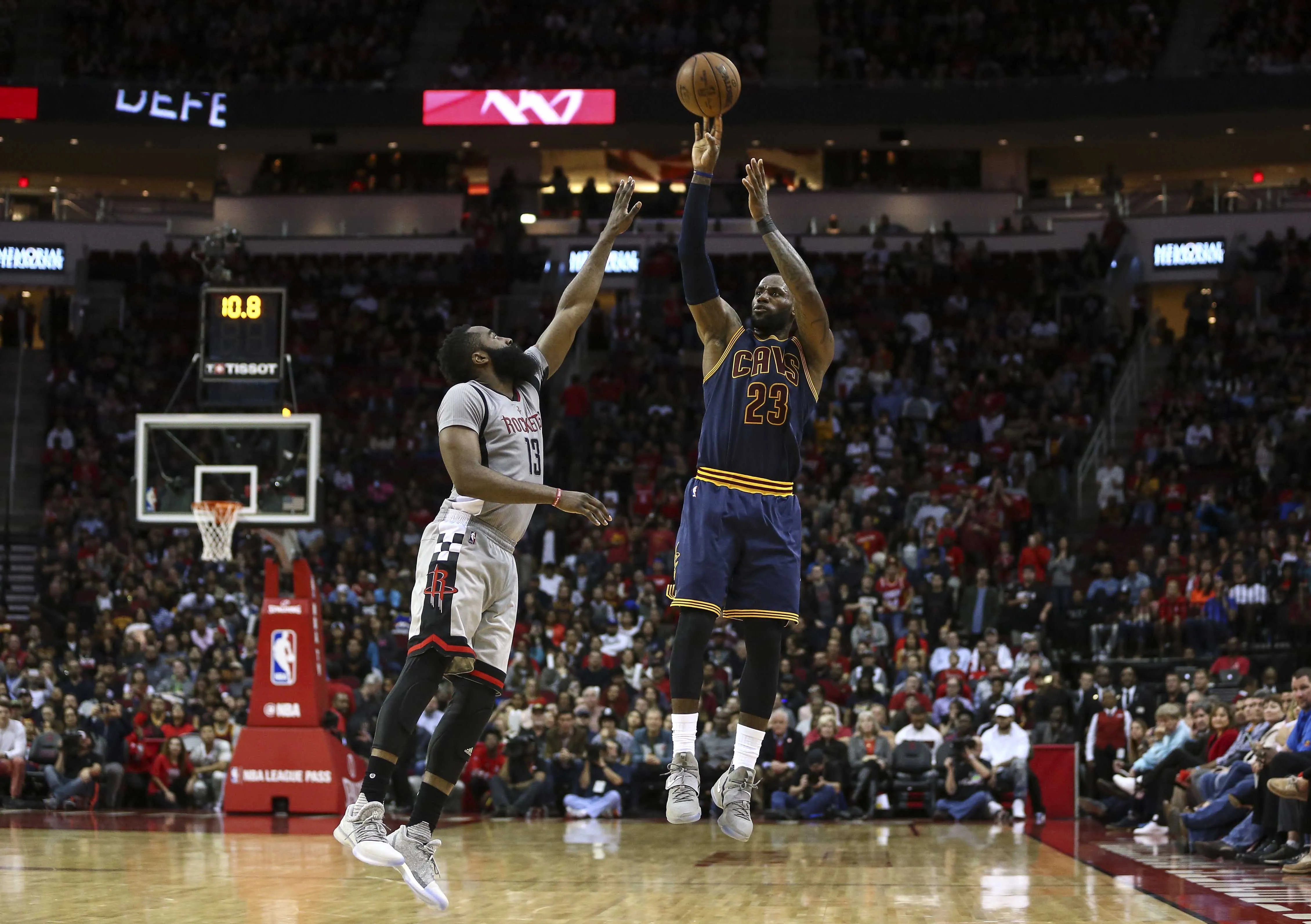 image_68a3ddac09677 LeBron James Dives Into Golf With Enthusiasm – But His Swing Sparks Hilarious NBA Roast Online