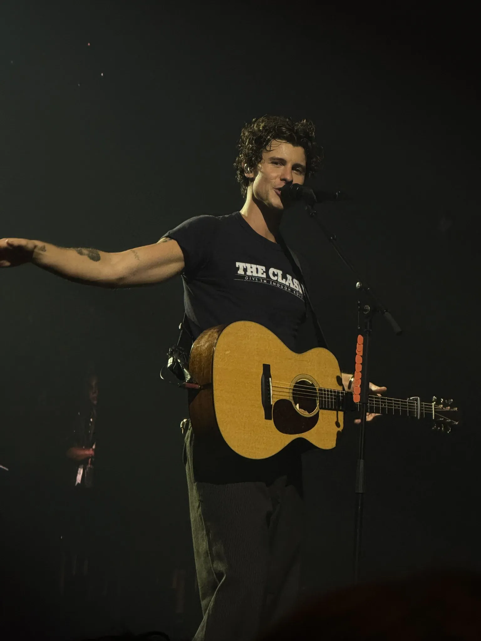 image_68a3decab70bc Panic in London: Shawn Mendes Faces Every Artist’s Worst Nightmare Just Hours Before Showtime