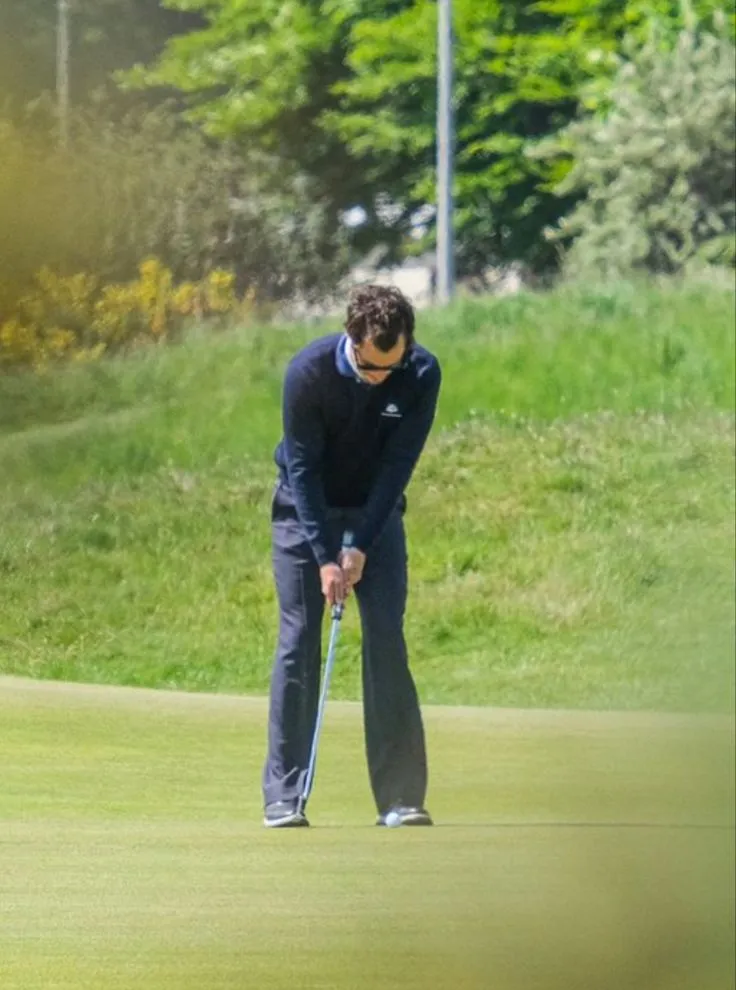 image_68a3f3298a267 Harry Styles Joins One of the World’s Most Secretive Golf Clubs – But the Jaw-Dropping Annual Price Tag Leaves Fans Stunned!