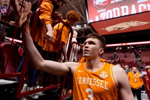 image_68a3feda96062 Dalton Knecht Was Considered the Perfect Laker – So Why Is He in Doubt?