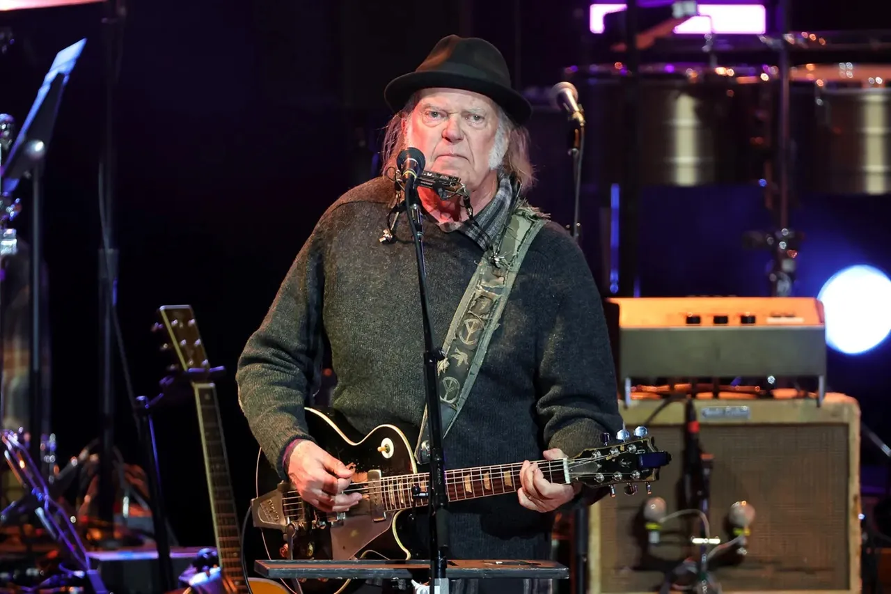 image_68a417b206701 Why Did Neil Young Walk Away from Facebook? The Truth Behind His Exit
