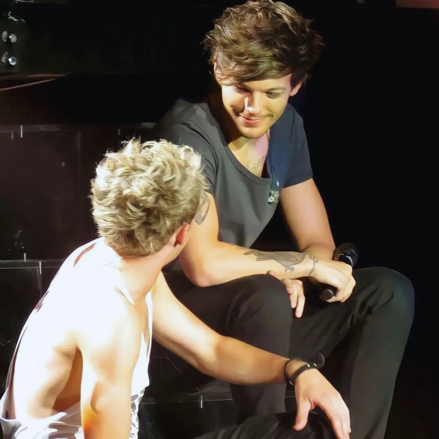 Louis Tomlinson Throws Shade or Support? His Words on Niall Horan’s Return Go Viral