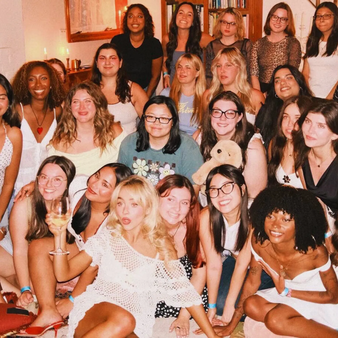 image_68a4dcd0683a3 Phones Down, Vibes Up: Inside Sabrina Carpenter’s Unforgettable NYC Takeover