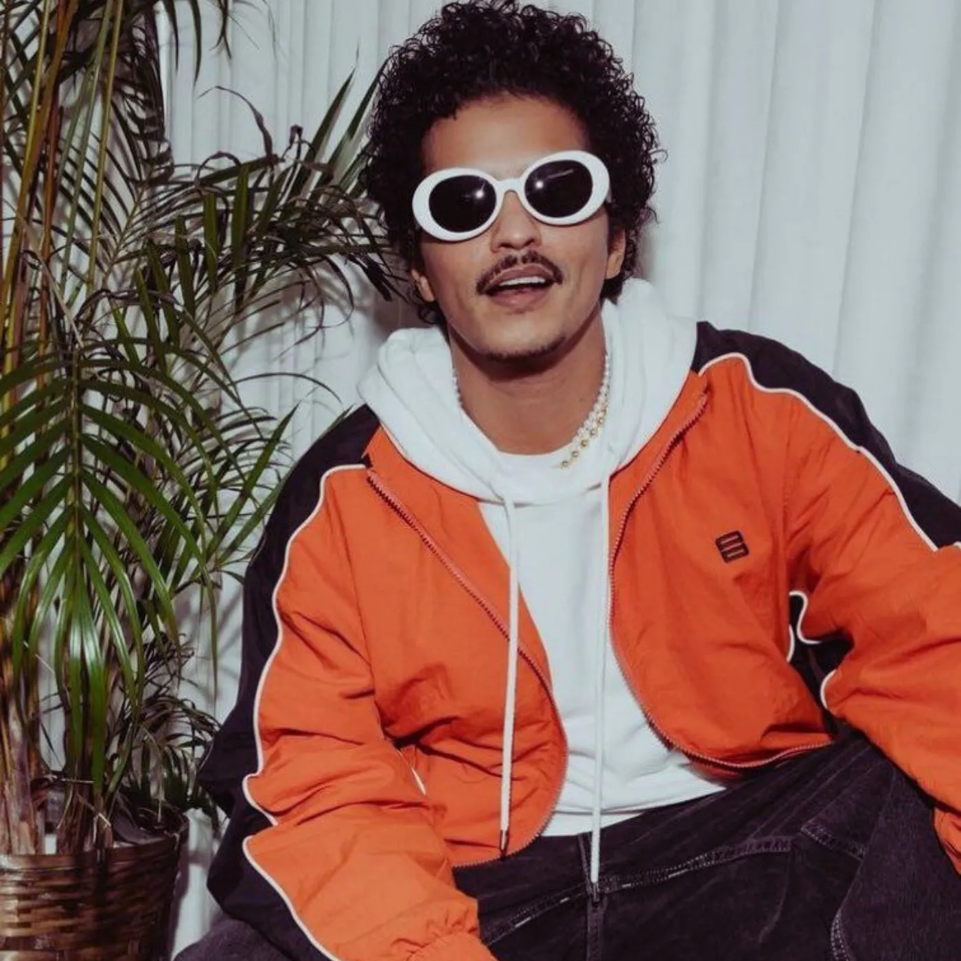 Bruno Mars Stunned Everyone By Deflecting Praise—Internet Calls It Pure Gold