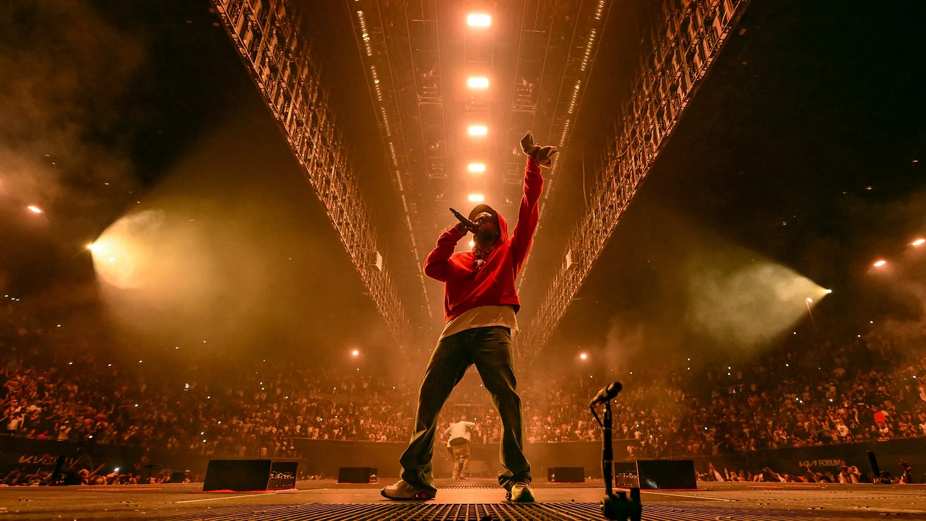 image_68a5315d043ab Kendrick Lamar & Beyoncé Took Only 15 Minutes on Stage – But Could the 3-Hour Show Overshadow Them at the Emmys?