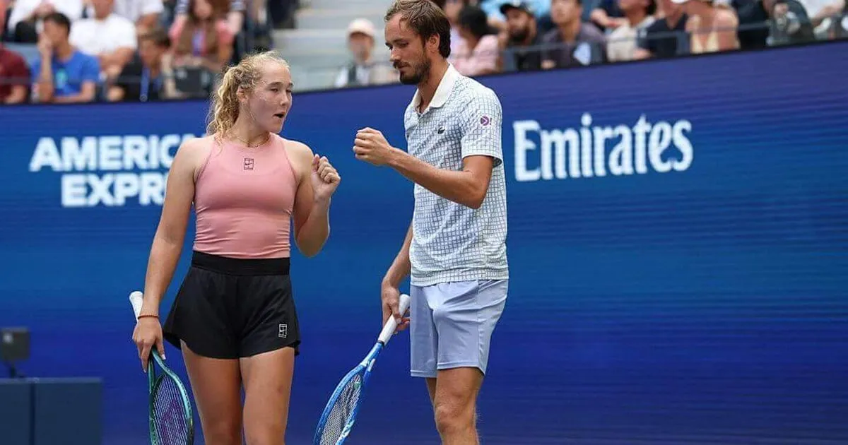 image_68a53cc6b20a1 Is Novak Djokovic Losing His Grip? The Fistbump That Changed the Match