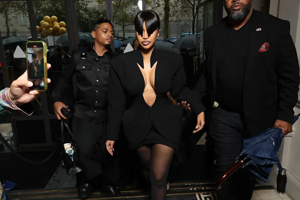 image_68a54724064ee Cardi B Almost Faced a Wardrobe Nightmare — But Her Stylist Saved the Day in Seconds!