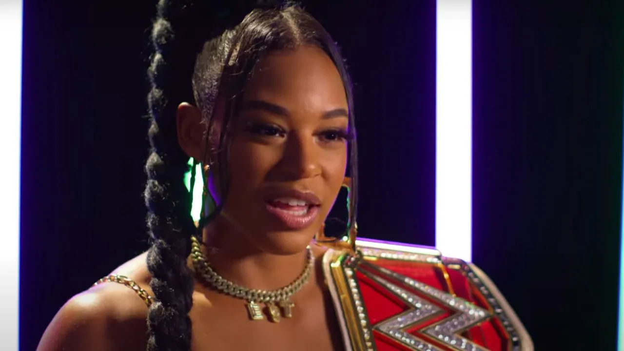 WWE Star Bianca Belair Keeps Smiling for the Media – But the Price She Paid Is a Finger That Will Never Straighten! 19 WWE Star Bianca Belair Keeps Smiling for the Media – But the Price She Paid Is a Finger That Will Never Straighten!