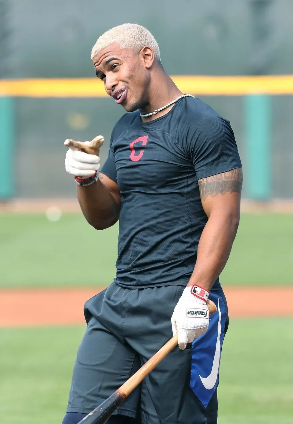 From NBA Star to Baseball Dreamer: How Donovan Mitchell Found Inspiration in Mets’ Francisco Lindor 19 From NBA Star to Baseball Dreamer: How Donovan Mitchell Found Inspiration in Mets’ Francisco Lindor