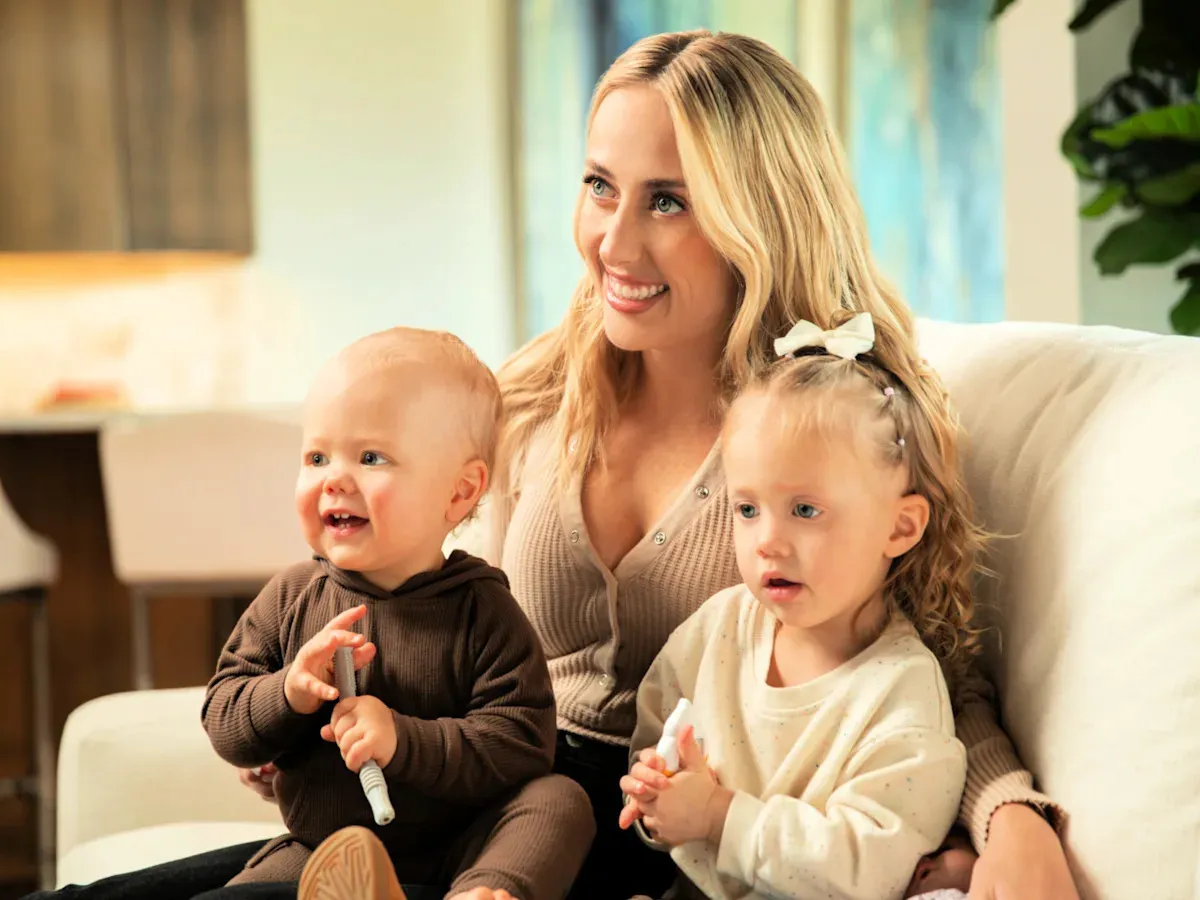 image_68a58e0a42168 Patrick Mahomes Caught in Adorable Showdown Between Sterling and Bronze — His Dad Move Has Every Father Talking