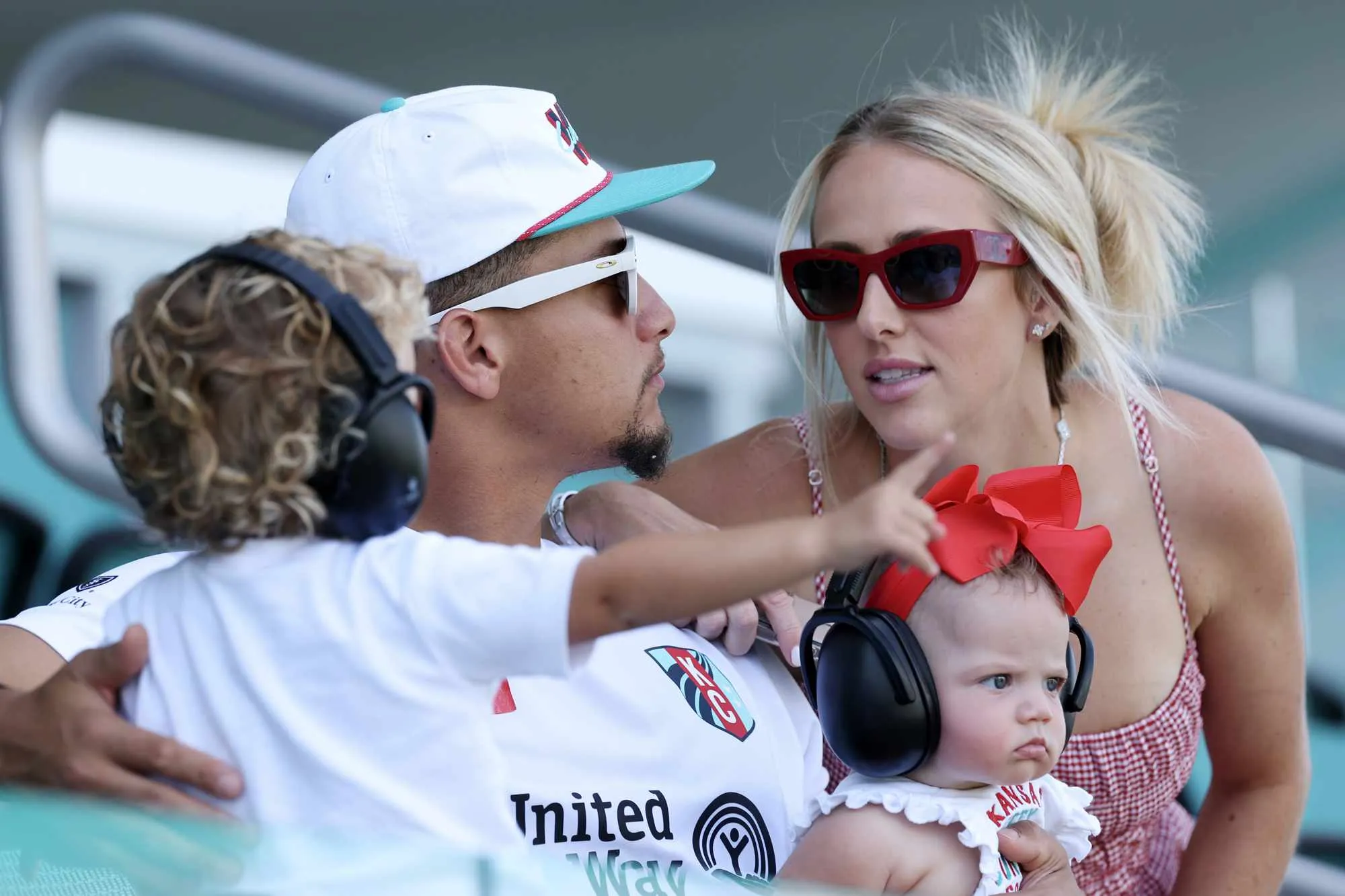 Patrick Mahomes Stuns Fans in Matching Looks with Bronze & Sterling — Sweet Family Moment at KC Game
