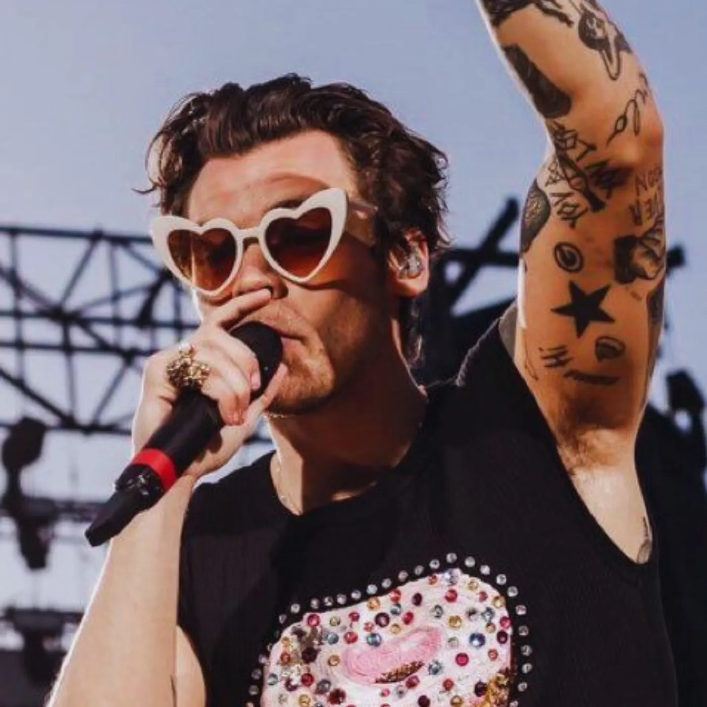 image_68a5a8be96fd7 Harry Styles’ 2026 Album Is Literally Shattering the Internet – Here’s the Madness