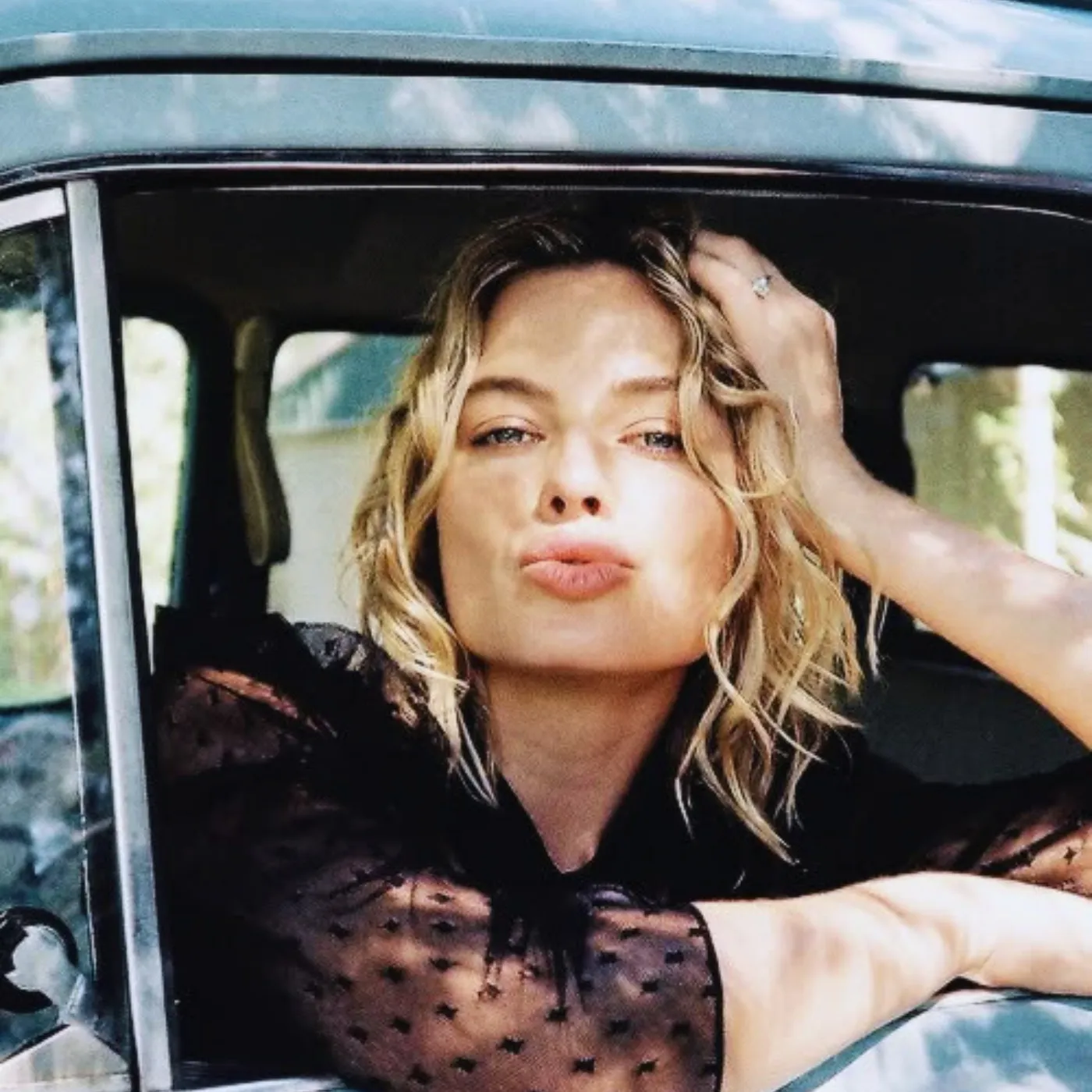 image_68a5fca6c7540 Margot Robbie Is Loved Way More Than You Think—The Celebs Who Secretly Stan Her Will Blow Your Mind!