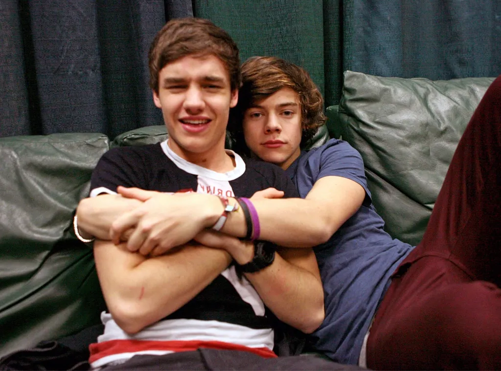 image_68a67ba808599 Harry Styles Calls Late Liam His ‘Older Brother’ — Fans Are in Tears After Watching This Emotional Tribute Video