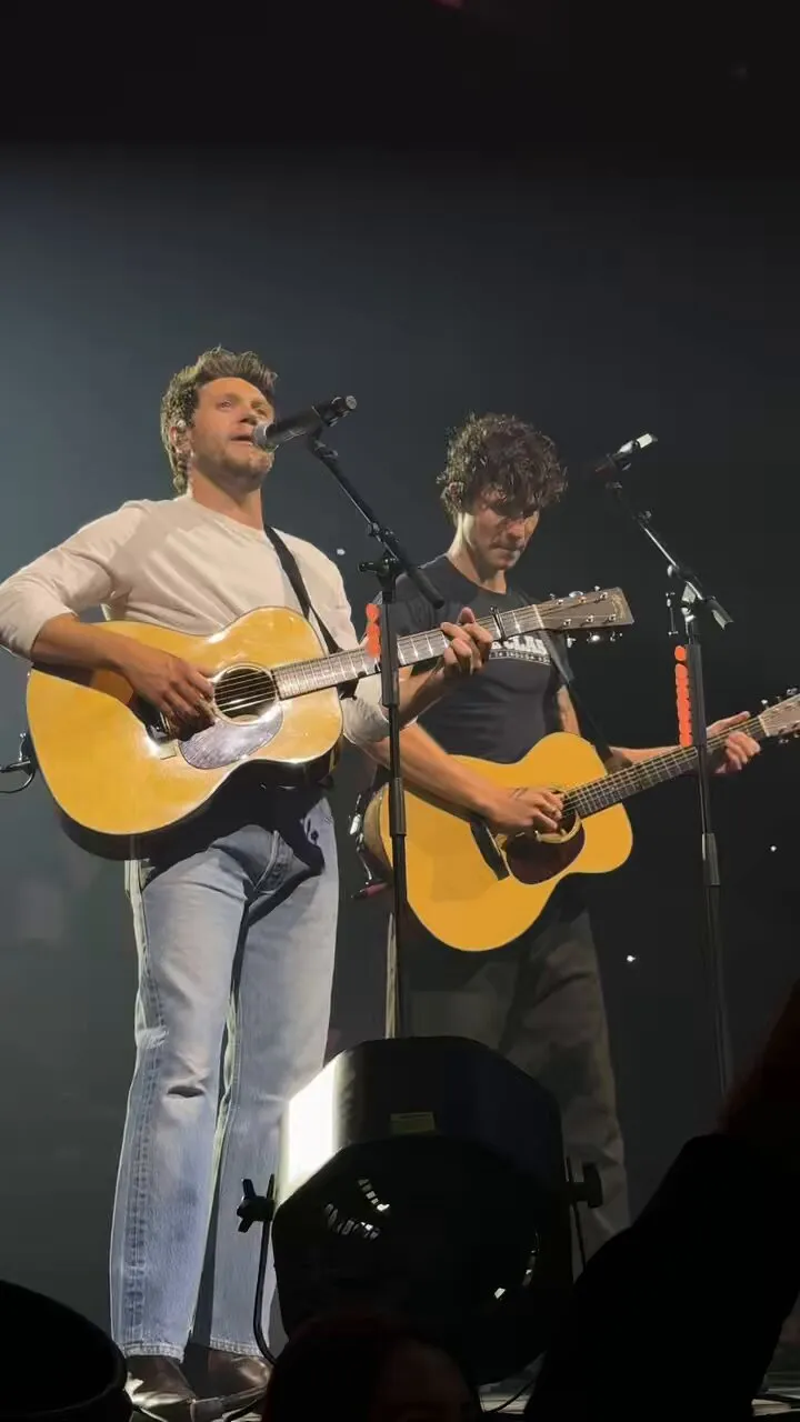 image_68a688eb844d8 Did Louis Tomlinson Just Shade Niall Horan’s Big Return? Fans Can’t Agree!