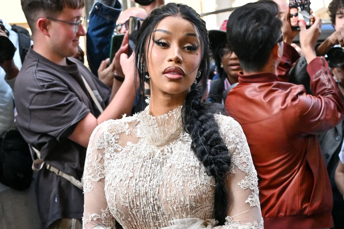 image_68a69667a401e Cardi B’s Emotional Tribute to Her Friend After Tragic Shooting Leaves Fans in Tears